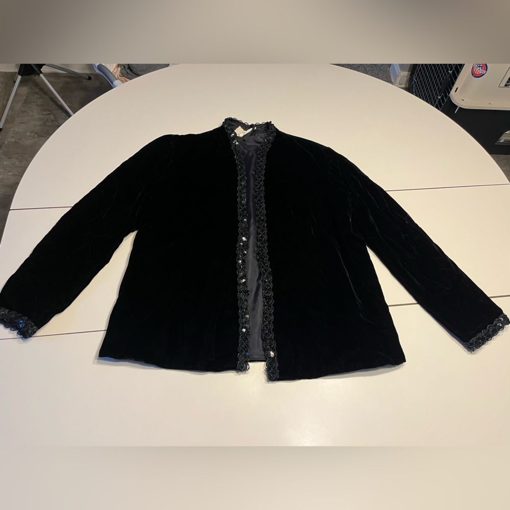 International Ladies Garment union Made size 14 black crushed velvet sequins